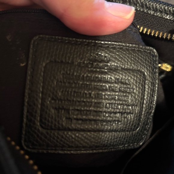 This is a gently used coach swing pack bag - Picture 6 of 7